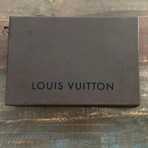 Louis Vuitton favorite pm damier crossbody bag.